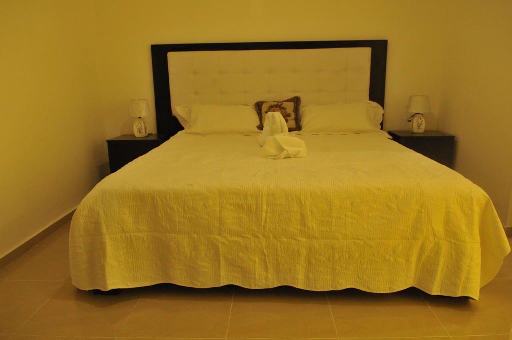 Hostal San Francisco De Asis ซานโตโดมิงโก ภายนอก รูปภาพ