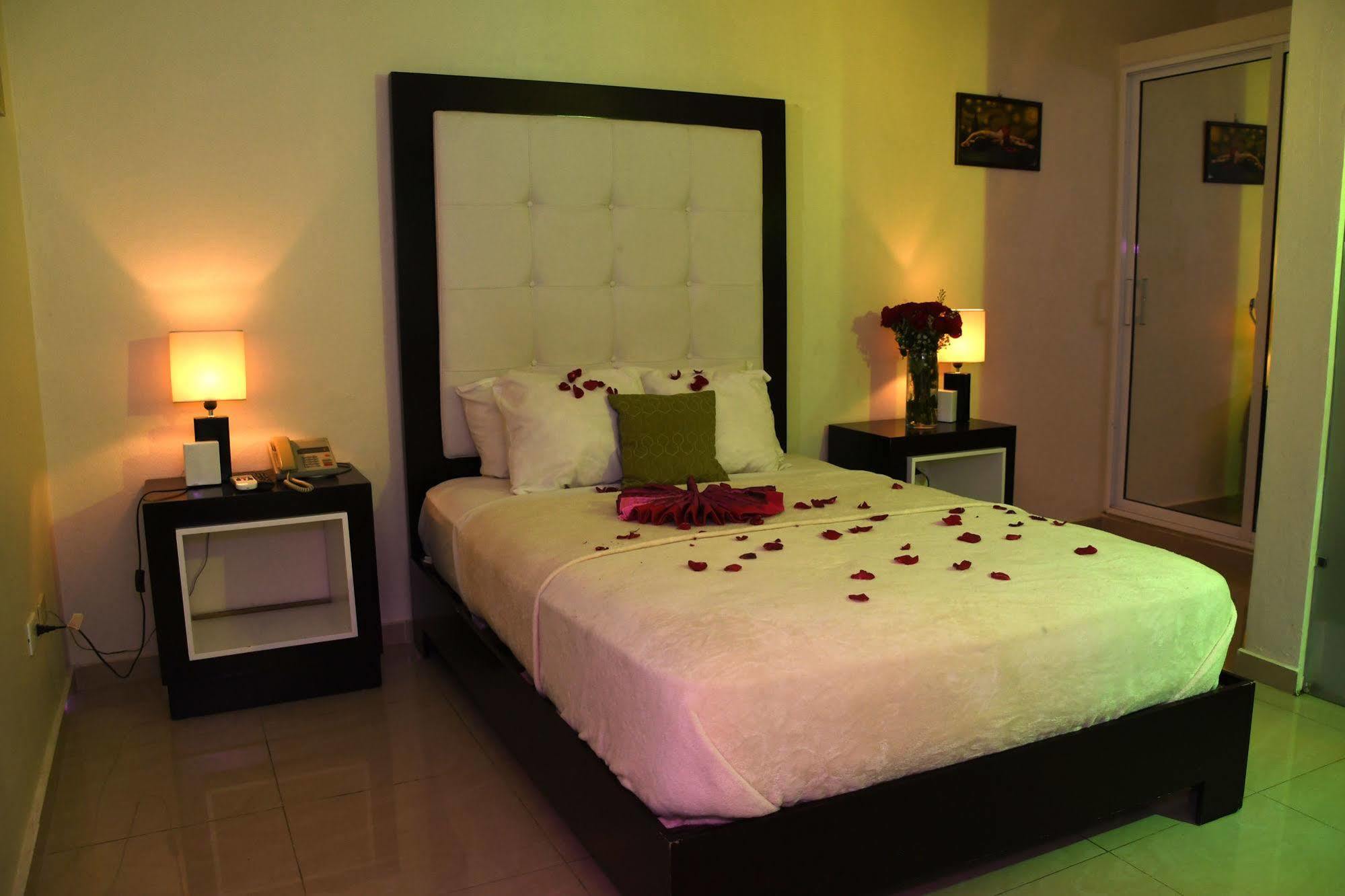 Hostal San Francisco De Asis ซานโตโดมิงโก ภายนอก รูปภาพ